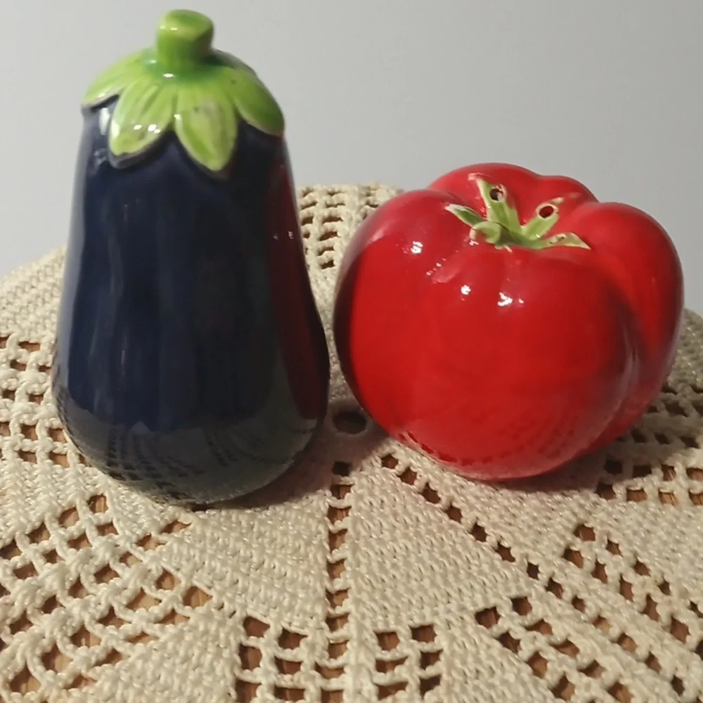 Made In Japan Regular Size Salt & Pepper Set - 🍅 🍆 Tomato & Eggplant NWOT